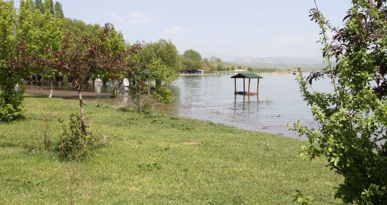 Kılıçkaya Barajı taştı; belediye tesisleri su altında kaldı - En Son Haber