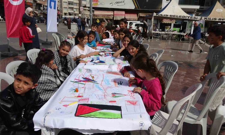 Kilis'te çocuklar, Filistinli yaşıtları için metrelerce kağıda resim çizdi ve Merak Edilenler