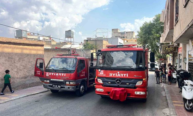 Kilis’te metruk evde alevler - Son Dakika - Son Dakika Bilgileri