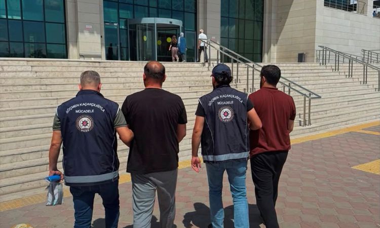 Kırıkkale'de 10 Düzensiz Göçmen Yakalandı, 2 Şüpheli Gözaltında - Son Dakika - Son Dakika Bilgileri