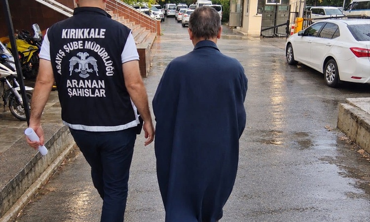 Kırıkkale'de aranan 4 firari hükümlü, polis çalışmasıyla cezaevine teslim edildi - Son Dakika Bilgileri