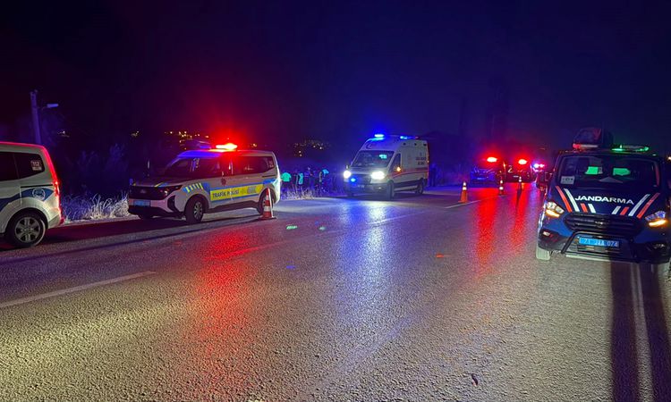 Ayrıntılar Netleşti: Kırıkkale'de feci kaza: 1 ölü, 2 yaralı - Haberleri