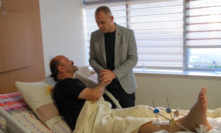 Kırklareli Belediye Başkanı Bulut, hastanede tedavi görenlere geçmiş olsun diledi