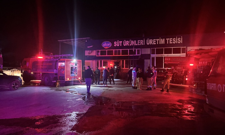 Kırklareli İnece'de süt ürünleri tesisindeki yangın söndürüldü, tesiste hasar oluştu. | İşte Tüm Ayrıntılar