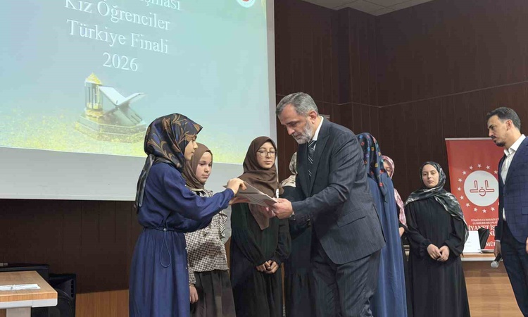 Kız hafızlık Türkiye finali Mardin'de yapıldı, Gaziantep'ten Esma Şahin birinci oldu - Son Dakika Bilgileri