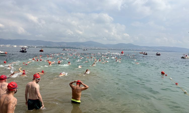 Gündemden Son Bilgiler: Kocaeli'de 471 Sporcu Körfezde Kulaç Attı - Haberleri: Gelişmeler Takip Ediliyor