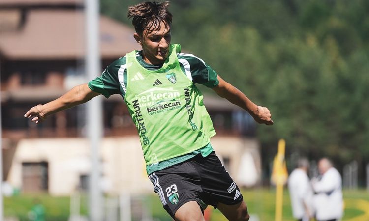 Sıcak Gündem: Kocaelispor, yeni sezon hazırlıklarını Düzce'de sürdürdü - Son Dakika Haberleri - Son Dakika Bil