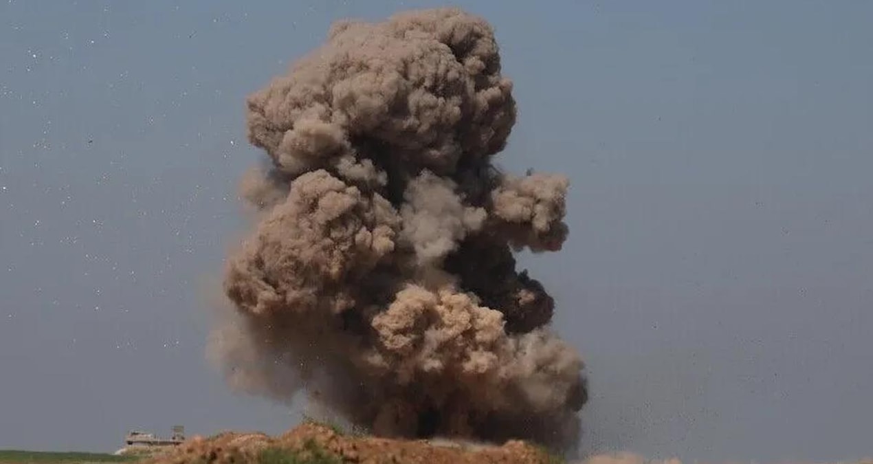 Violent explosion in neighbourhood: 5 people lost their lives - Latest News