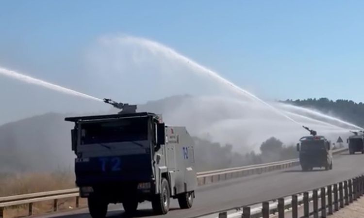 Kontrol altına alınan orman alevlerında peş peşe sıralanan TOMA’ların müdahalesi - Son Dakika: Gelişmeler Taki