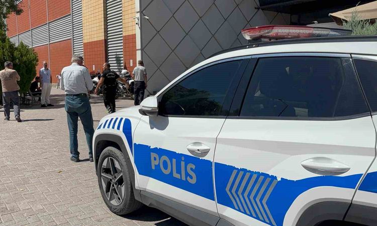 Konya'da AVM'de Bıçaklı Kavga: 1 Ölü - Son Dakika ve Merak Edilenler