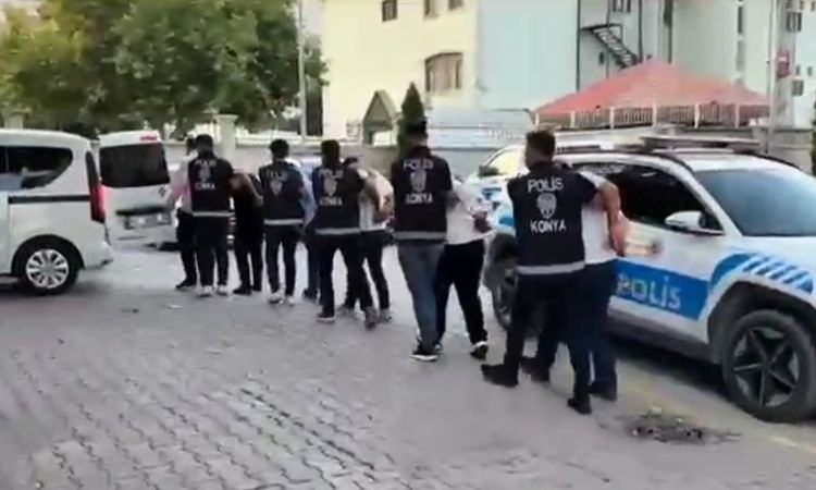 Sıcak Gündem: Konya'da kamyonet soygunu: 450 bin TL ve altın çalan 5 şüpheli ele geçirildi - Haberleri | İşte