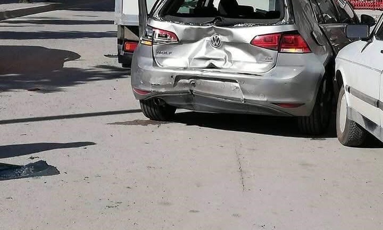 Konya'nın Ereğli ilçesinde 4 aracın karıştığı zincirleme kazada 3 kişi yaralandı: Gelişmeler Takip Ediliyor