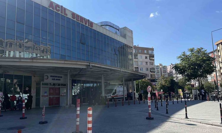 Sıcak Gündem: Konya'da Sokak Ortasında Bıçaklı Saldırı: 18 Yaşındaki Genç yaşamını yitirdi - Son Dakika: Geliş