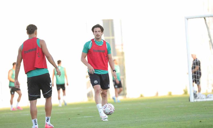 Ayrıntılar Netleşti: Konyaspor Rizespor Maçı Hazırlıklarını Tamamladı - Son Dakika Haberleri: Gelişmeler Takip