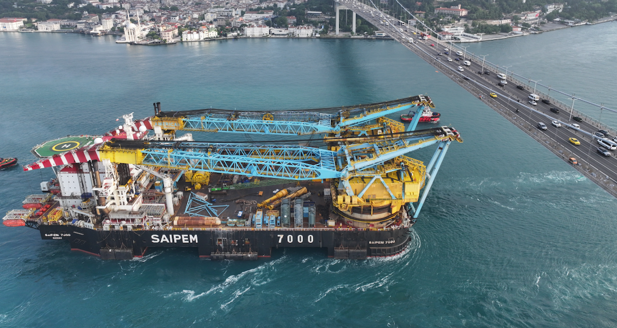 Ayrıntılar Netleşti: Köprüye 8 metre yaklaştı: Tehlike İstanbul'u teğet geçti - En Son Haber