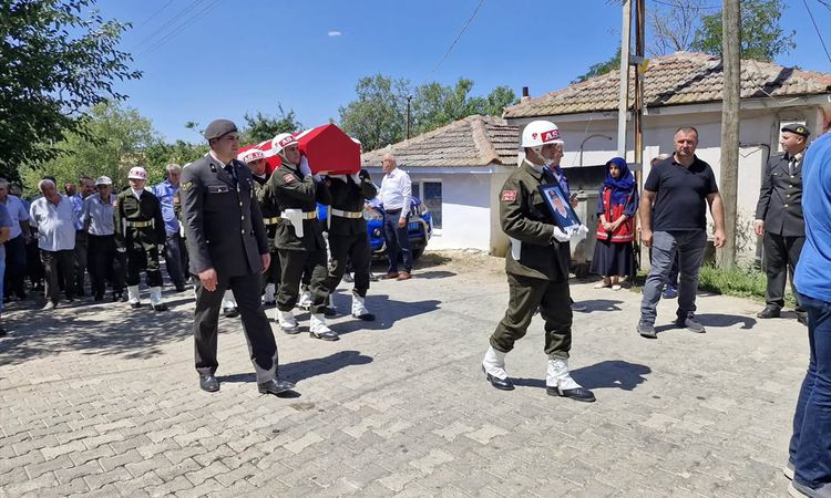 Kore Gazisi Tahsin Yılmaz Son Yolculuğuna Uğurlandı - Son Dakika | İşte Tüm Ayrıntılar
