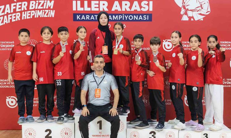 Körfez'den Karate Şampiyonasında 10 Madalya