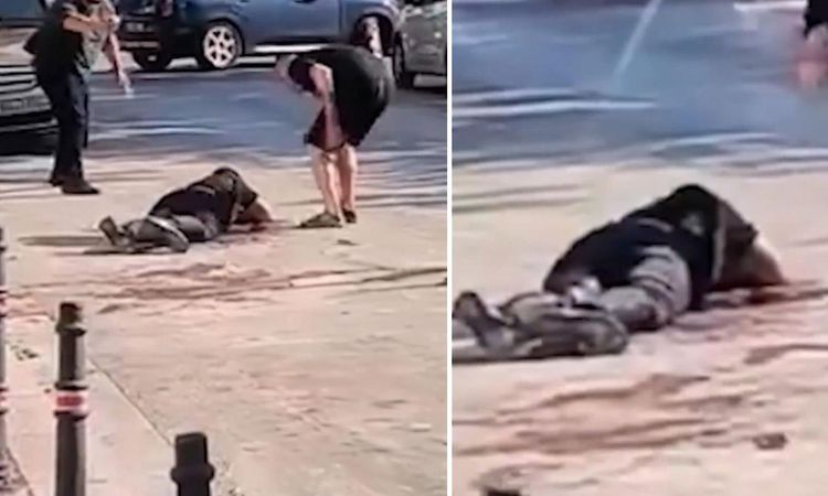 Son Gelişme: Korku filmi gibi olay! Önce bıçakladı, ardından başında bekledi - Haberleri