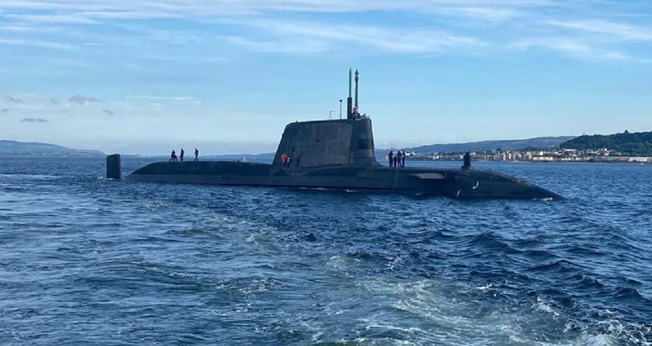 Gündemden Son Bilgiler: Korkulan oldu: Savaş bölgesine nükleer denizaltı getirildi - En Son Haber - Son Dakika