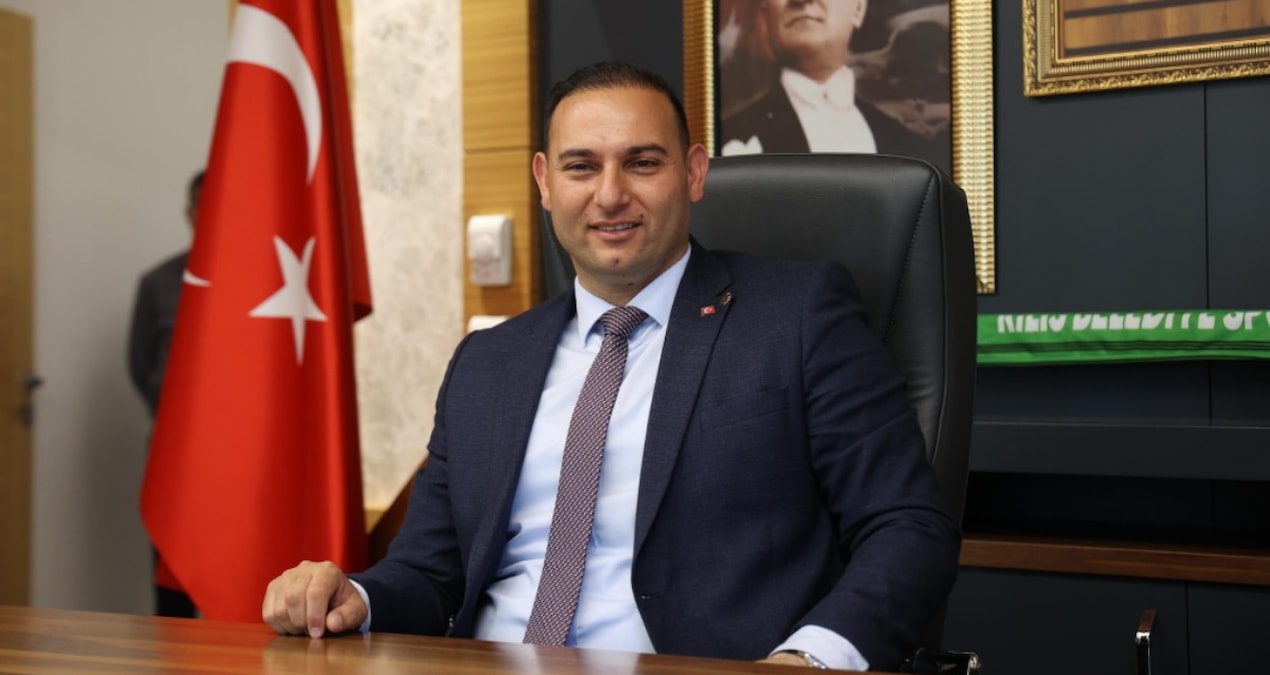 Sıcak Gündem: Koşar adım AKP'ye gidiyordu: Eski paylaşımları başını yaktı! - Son Dakika Haberleri ve Merak Edi