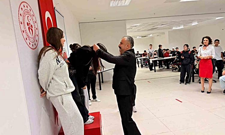 Kritik Açıklama: 10. Bizim Çocuklar Satranç Şampiyonası Eskişehir İl Elemeleri yapıldı: Gelişmeler Takip Edili