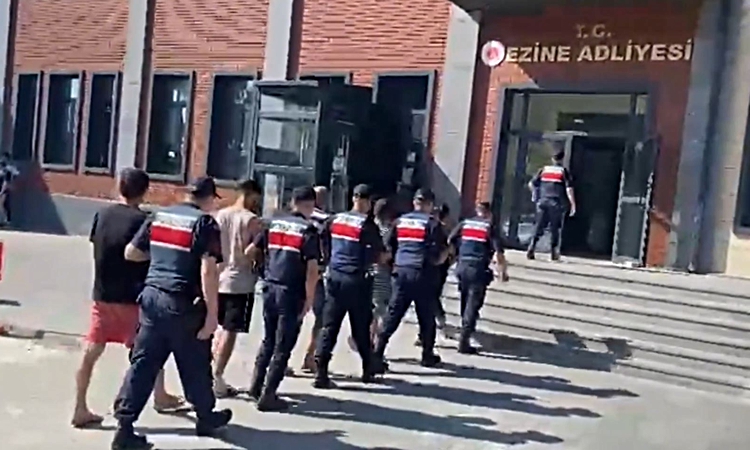 Kritik Açıklama: 18 ilde göçmen kaçakçılığı operasyonları: 43 tutuklama ve Merak Edilenler