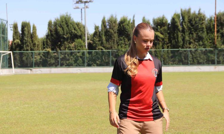 Kritik Açıklama: 22 yaşındaki Zeynep Mestan, Turgutluspor’un teknik direktörü oldu ve Merak Edilenler