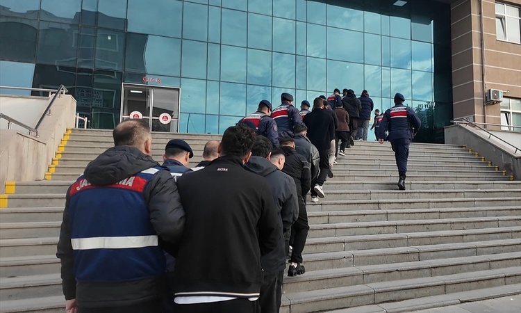 Kritik Açıklama: 4 ilde yasa dışı bahis operasyonunda gözaltına alınan 14 şüpheliden 11'i hakkında tutuklama k