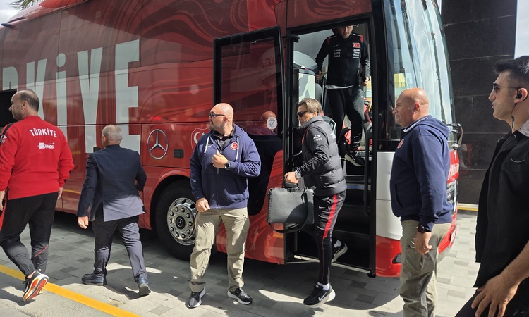 Kritik Açıklama: A Milli Futbol Takımı, İtalya maçı öncesi Bursa'da otele giriş yaptı - Son Dakika Bilgileri