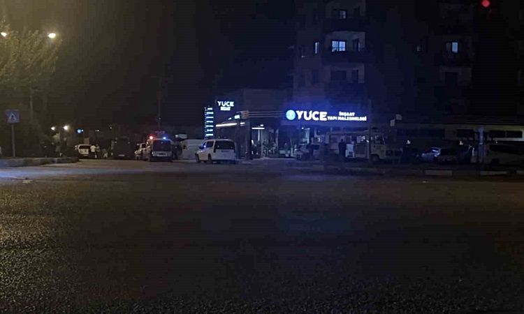 Kritik Açıklama: Adana Sarıçam'da iş yerine molotofkokteyli atan kimliği belirsiz 2 kişi aranıyor