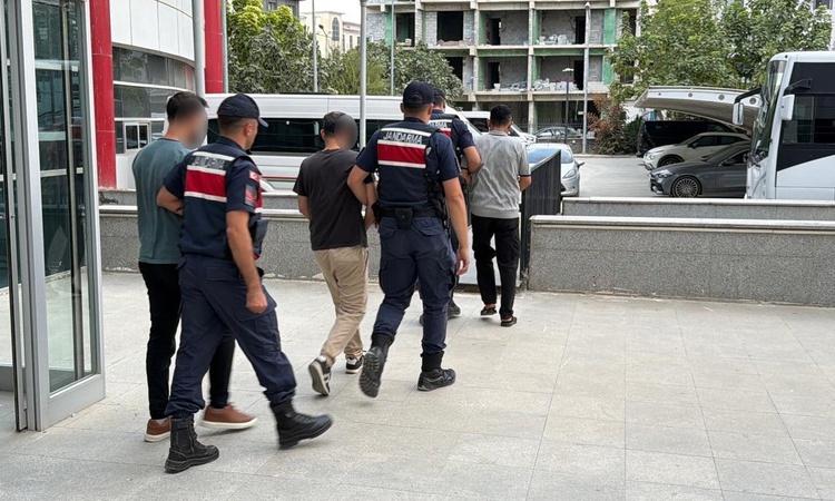 Kritik Açıklama: Adıyaman'da DEAŞ operasyonunda Irak uyruklu 5 şüpheli cezaevine sevk edildi: Gelişmeler Takip