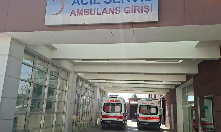 Kritik Açıklama: Adıyaman'da dengesini kaybederek merdiven boşluğuna düşen işçi ağır yaralandı