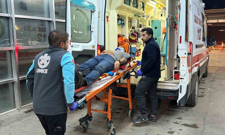 Kritik Açıklama: Adıyaman'da yağmur sonrası kaygan yolda motosiklet devrildi, sürücü yaralandı: Gelişmeler Tak