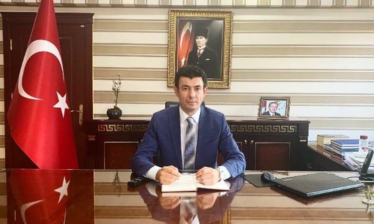 Kritik Açıklama: Afyonkarahisar Valisi, intihar eden Vali Yardımcısının cenaze töreninde konuştu ve Merak Edil