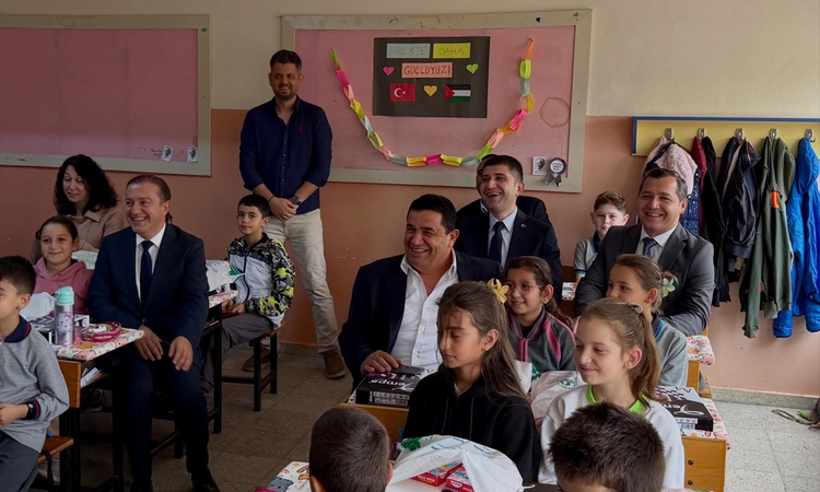 Kritik Açıklama: Alaçam'da 1775 öğrenciye kırtasiye desteği