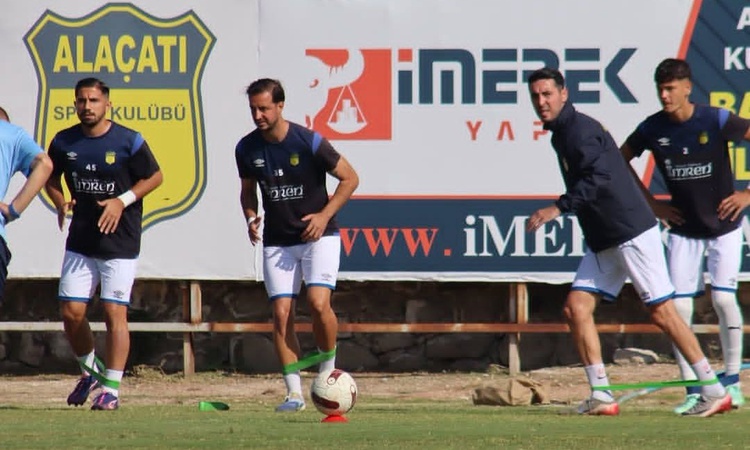 Kritik Açıklama: Alaçatıspor, Eski İzmir Gençlik'i 7-1 yenerek ligde sezona 3 puanla resmen start aldı