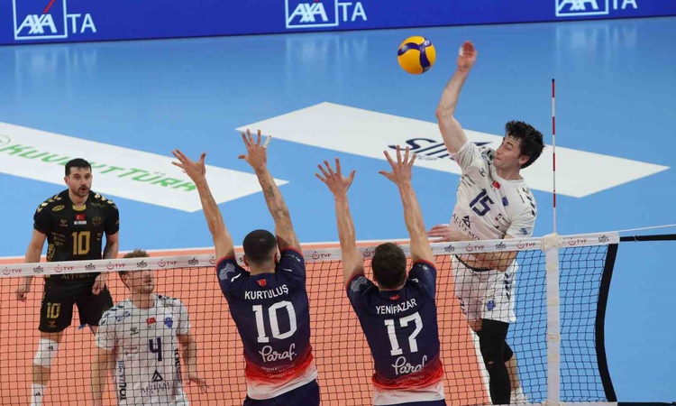 Kritik Açıklama: Altekma, Efeler Ligi 3. hafta maçında İzmir'de Halkbank'a 3-0 yenildi