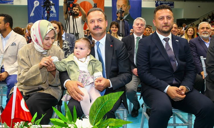 Kritik Açıklama: Anahtar Parti Genel Başkanı Ağıralioğlu Uşak'ta seçim mesajı verdi - Son Dakika Bilgileri