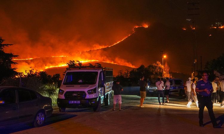 Kritik Açıklama: Ankara Mamak'taki yangın saatlerdir söndürülemedi! 1 kişi gözaltında - Son Dakika Bilgileri