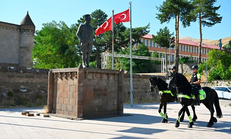 Kritik Açıklama: Atlı Polis Birliği Malazgirt Kutlamaları İçin Bitlis'te | İşte Tüm Ayrıntılar