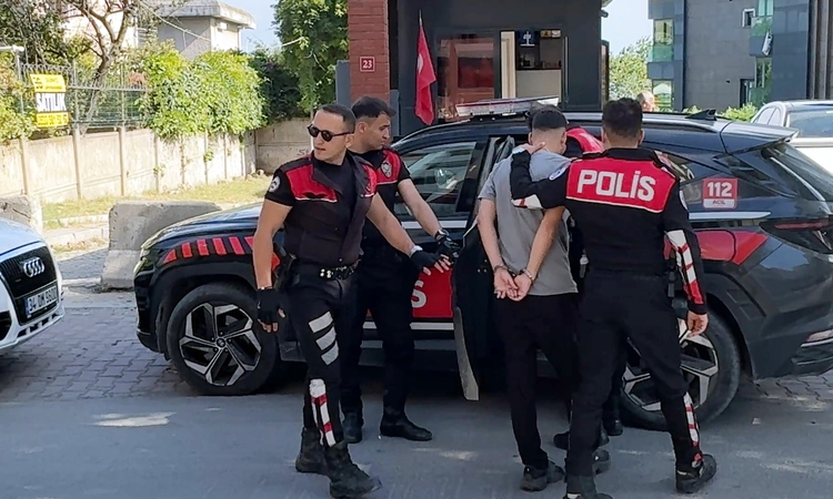 Kritik Açıklama: Avcılar'da boşaltılan binadaki uyuşturucu operasyonunda 2 şüpheli yakalanarak gözaltına sevk