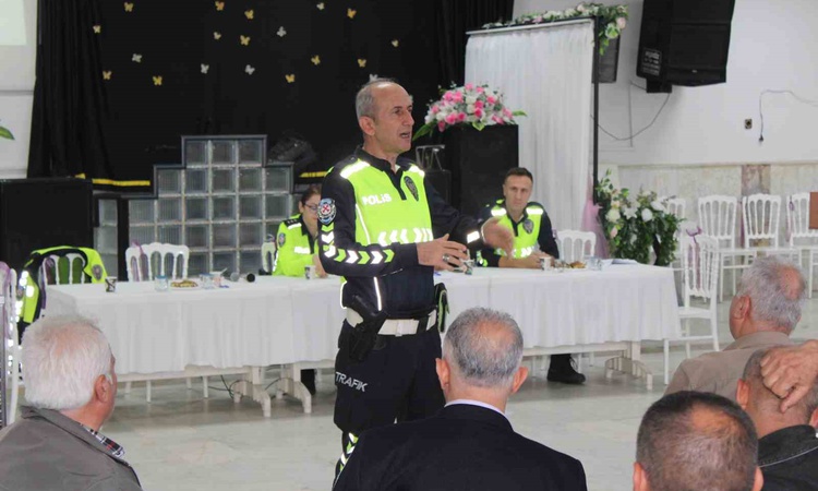 Kritik Açıklama: Aydın'da servis şoförleri ve rehber personel için trafik eğitimi düzenlendi: Gelişmeler Takip