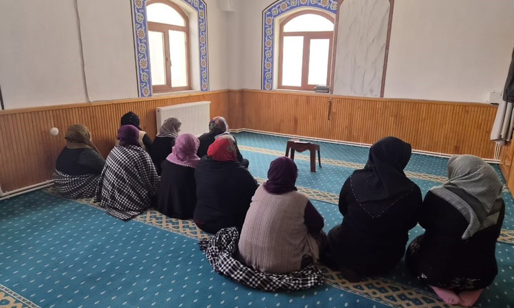 Kritik Açıklama: Aydıntepe İlçe Müftülüğü kadınlara 15 günde bir cami sohbeti düzenleyecek