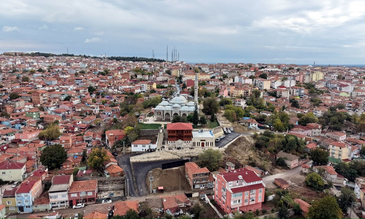 Kritik Açıklama: Bakan Ersoy: Kütüphaneleri çoğaltmak, toplumumuzun düşünce dünyasını zenginleştirmektir | İşt