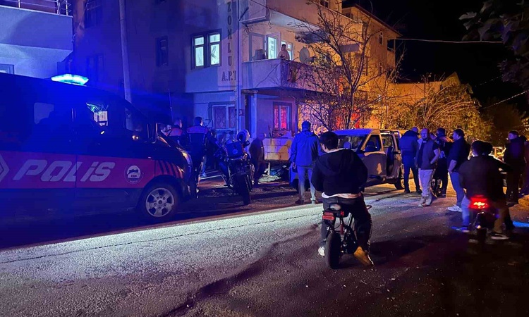 Kritik Açıklama: Bartın'da evinde havaya ateş açan şahıs komşuların ihbarıyla yakalanarak gözaltına sevk edild