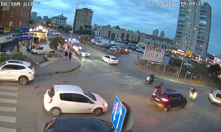 Kritik Açıklama: Başakşehir'de ambulansa yol vermeyen ehliyetsiz sürücüye 466 bin lira ceza kesildi | İşte Tüm