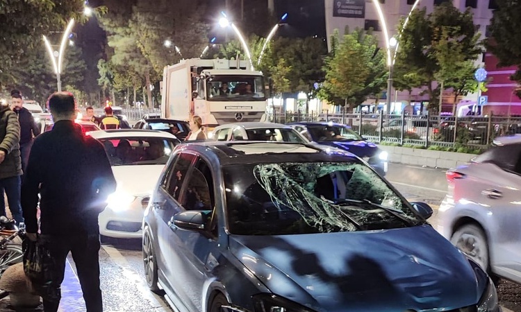 Kritik Açıklama: Batman'da otomobil bisikletle çarpıştı, bisiklet sürücüsü yaralandı: Gelişmeler Takip Ediliyo