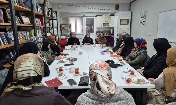 Kritik Açıklama: Bayburt Müftülüğünün kadınlara yönelik irşat programları ve tefsir dersleri sürüyor: Gelişmel