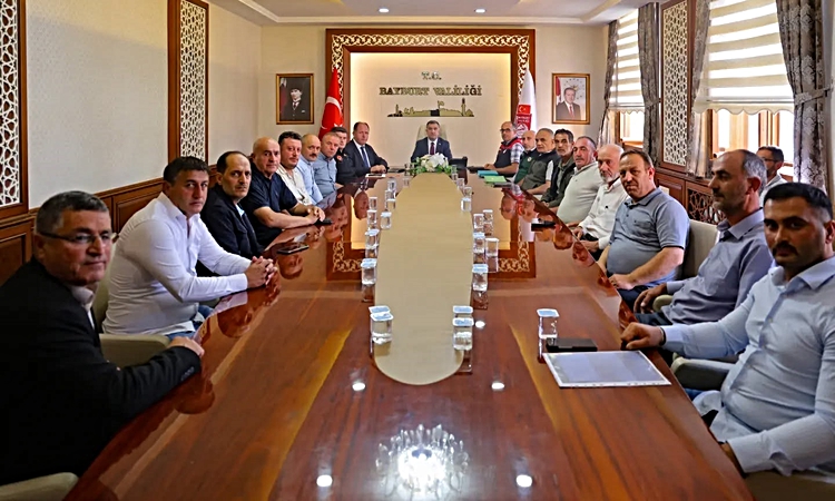 Kritik Açıklama: Bayburt’ta muhtarlarla köylerin ihtiyaçları görüşüldü: Gelişmeler Takip Ediliyor