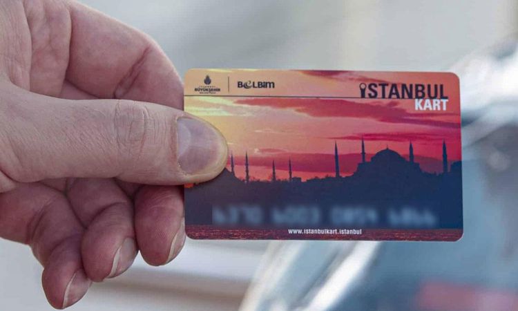 Kritik Açıklama: Beşiktaş'ın yıldızı İstanbul'u böyle keşfediyor! İETT'ye binip Taksim'e gitti | İşte Tüm Ayrı
